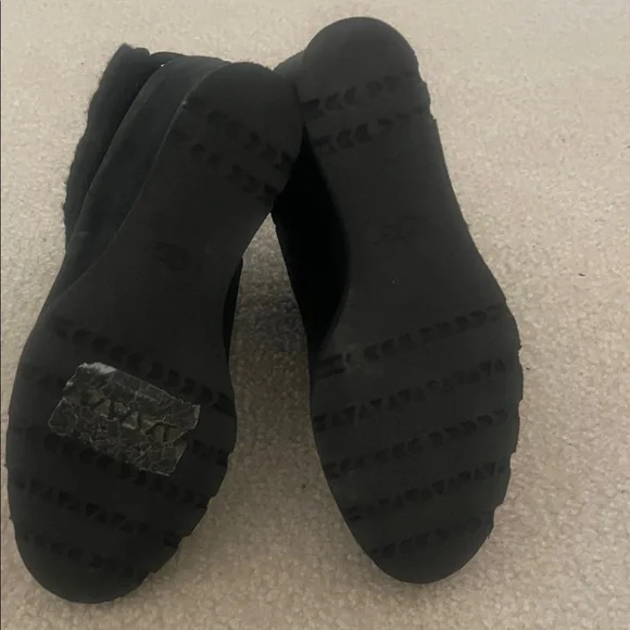 UGG Women’s Kyra Wedge Ankle Boots - Picture 4 of 10